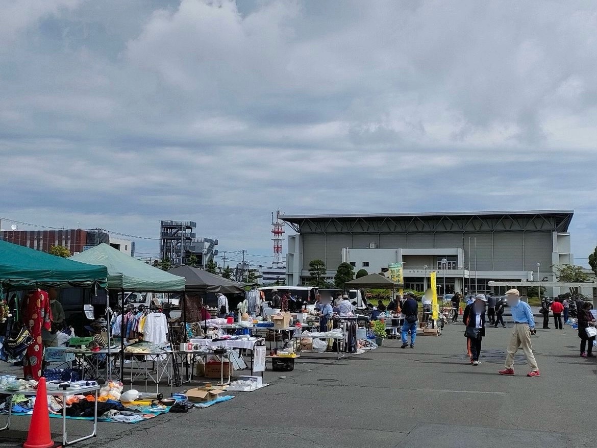 2024年6月のきさらづ朝市の様子。