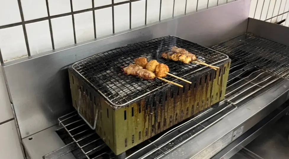 お持ち帰り専門店「鶏若丸」ではお弁当・唐揚げ・焼き鳥など、様々な商品が販売