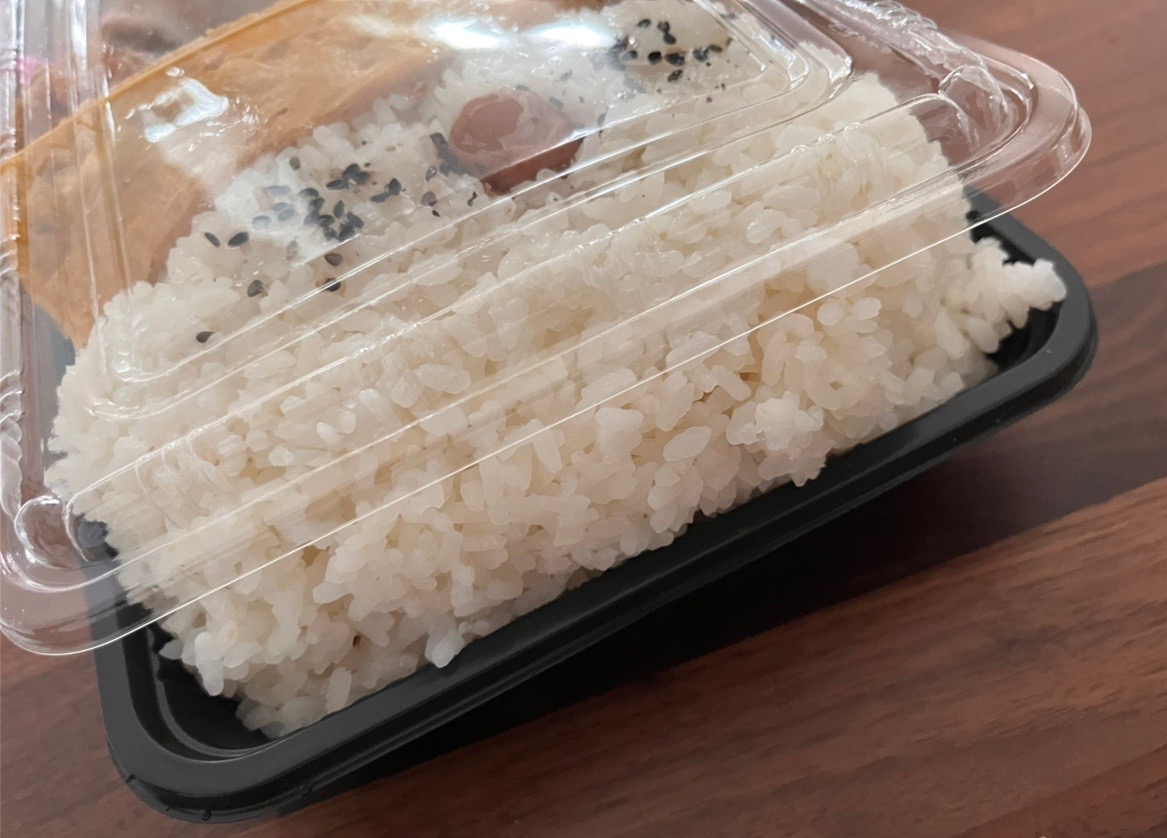 お持ち帰り専門店「鶏若丸」ではお弁当・唐揚げ・焼き鳥など、様々な商品が販売