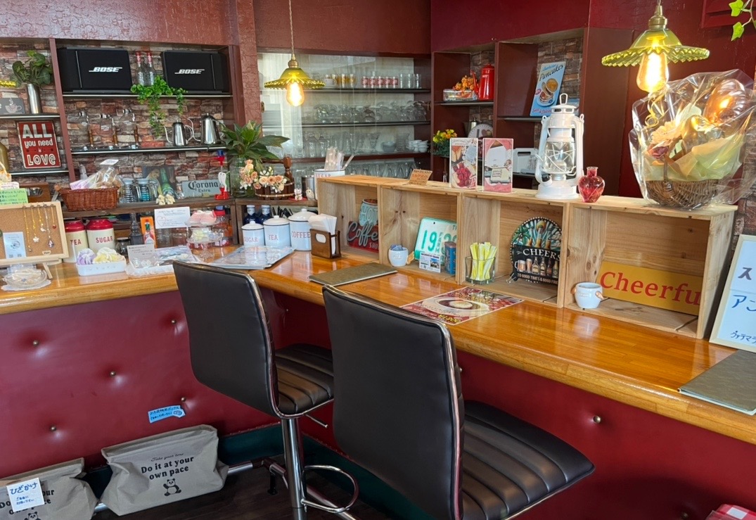君津駅北口近くの坂田大通り沿いにある「cafe Cheerful」。