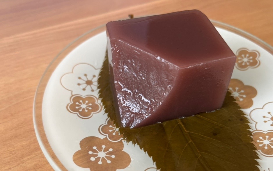 御菓子司「平政」のファンの方が多いという「水まんじゅう」