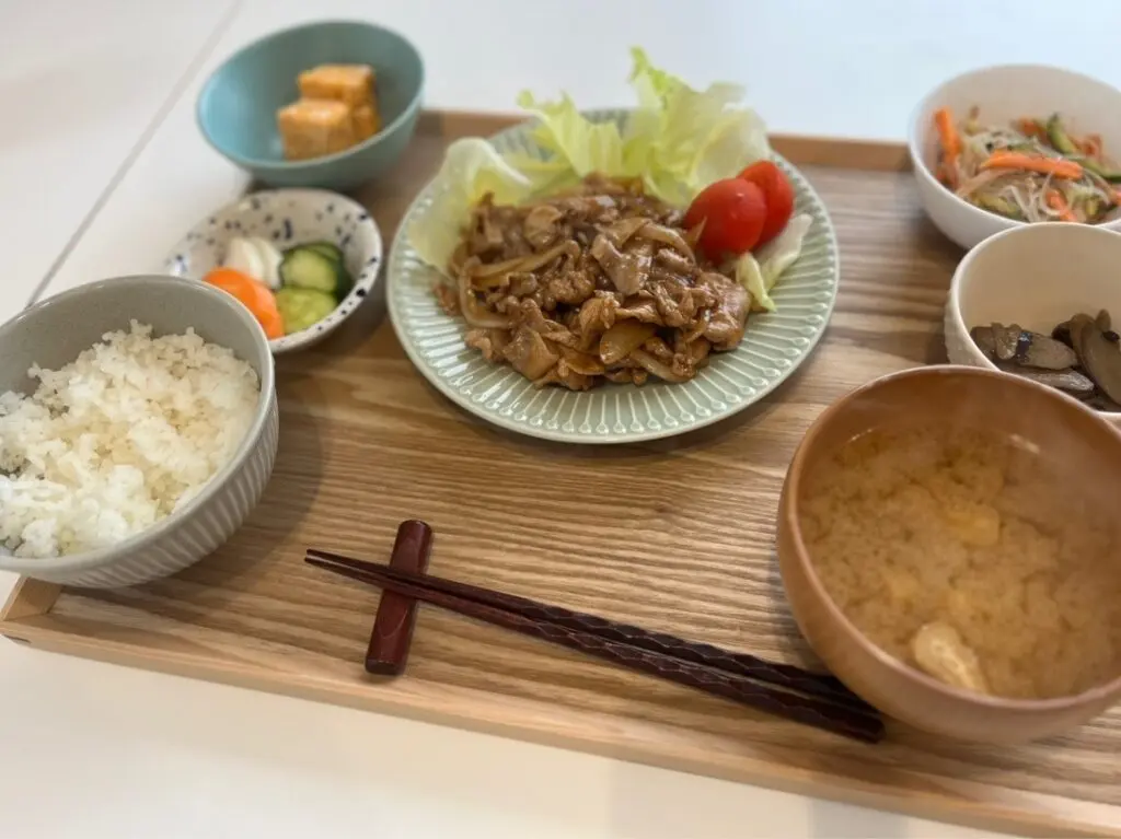 2025年6月14日にオープンしたばかりの「ごはん cafe Nao's Kitchen」