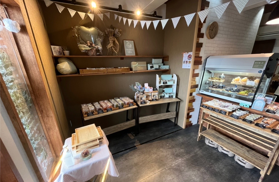 祇園駅近くにある、こちらの“小さな焼き菓子店”「Oyatsuya Lily」