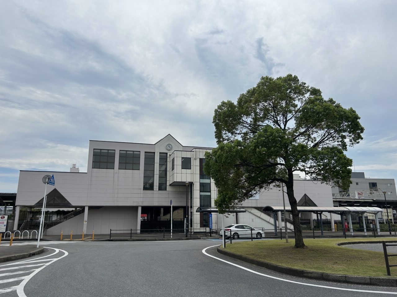 JR姉ケ崎駅の西口